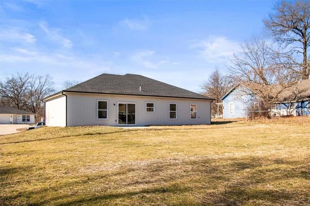 218 N Boardman Street, Pleasant Hill, MO 64080