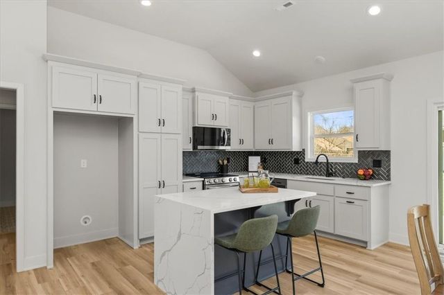 218 N Boardman Street, Pleasant Hill, MO 64080