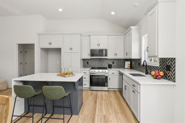 218 N Boardman Street, Pleasant Hill, MO 64080