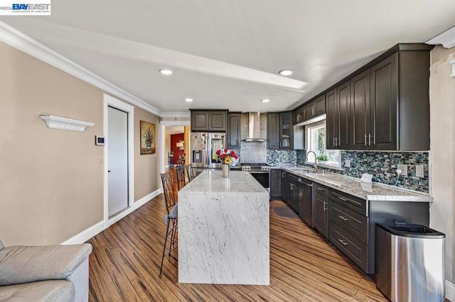 28016 Whitestone Ct, Hayward, CA 94542