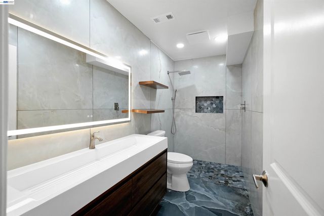 28016 Whitestone Ct, Hayward, CA 94542