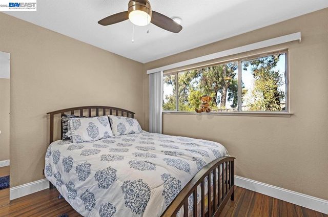 28016 Whitestone Ct, Hayward, CA 94542
