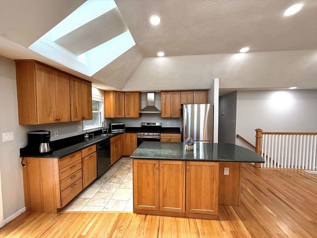13 Westwood St 1, Burlington, MA 01803