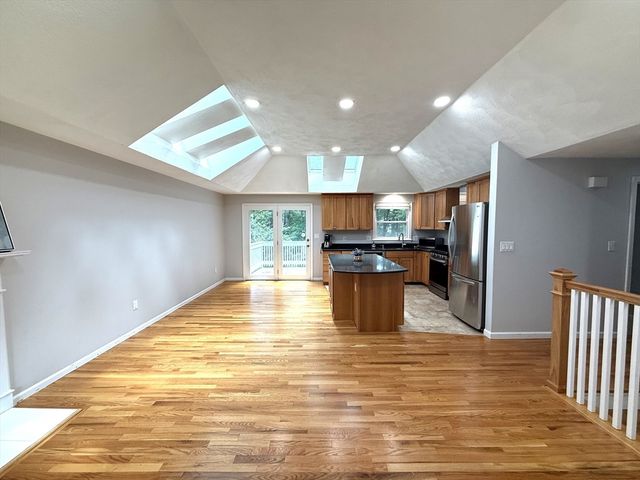 13 Westwood St 1, Burlington, MA 01803