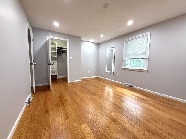 13 Westwood St 1, Burlington, MA 01803