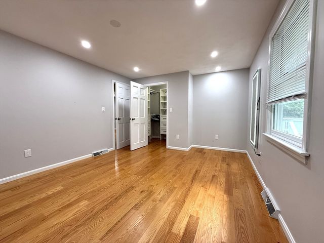 13 Westwood St 1, Burlington, MA 01803