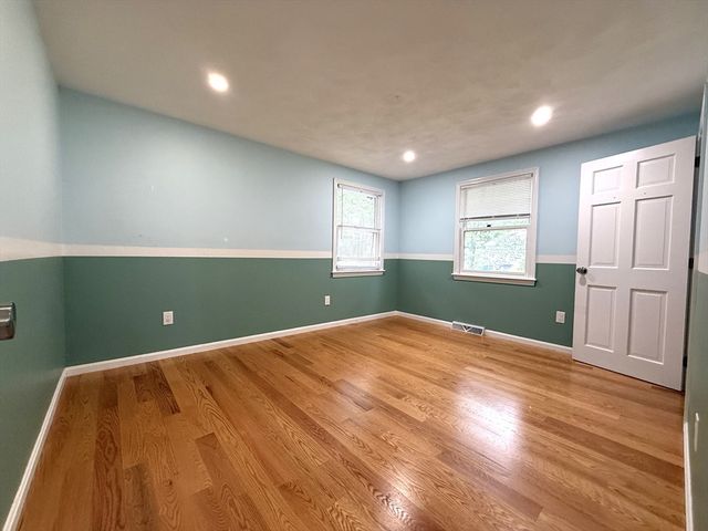 13 Westwood St 1, Burlington, MA 01803