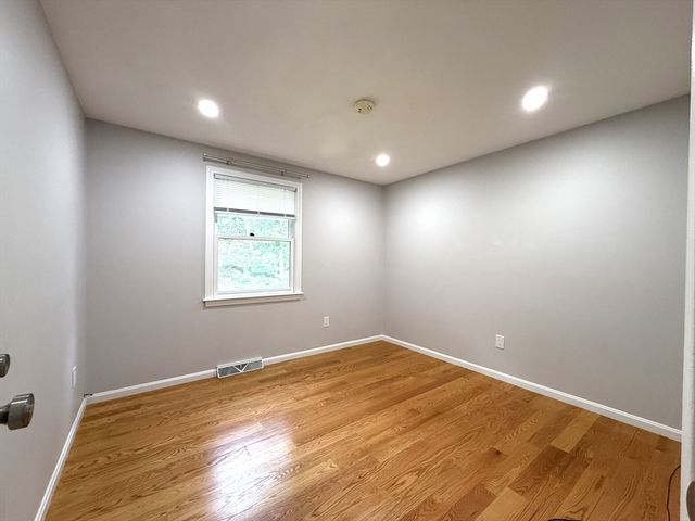 13 Westwood St 1, Burlington, MA 01803