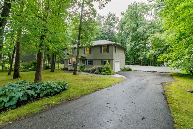 13 Westwood St 1, Burlington, MA 01803