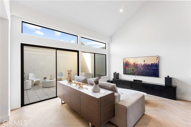 45 Morena, Irvine, CA 92612