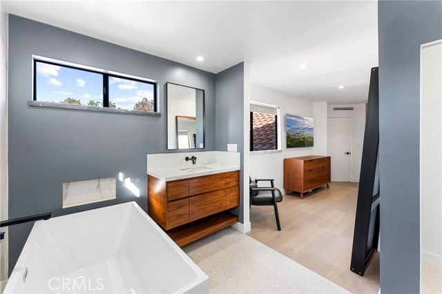 45 Morena, Irvine, CA 92612