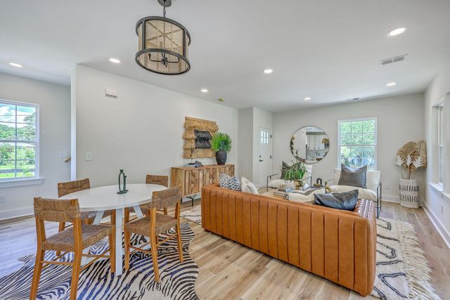 1685 Old Military Road, Charleston, SC 29412