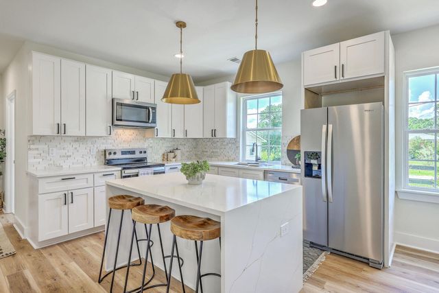 1685 Old Military Road, Charleston, SC 29412