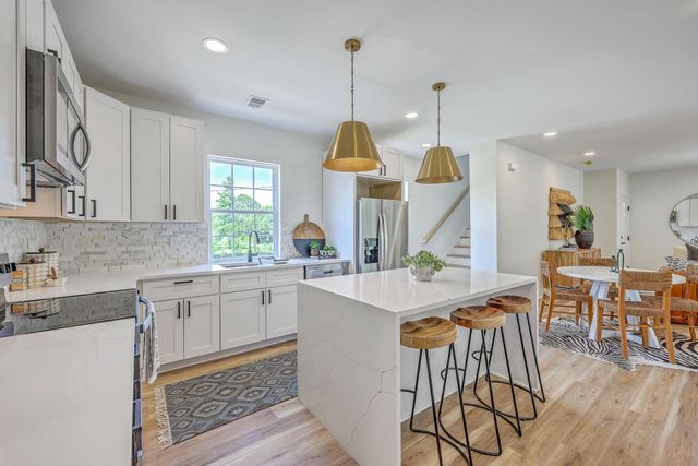 1685 Old Military Road, Charleston, SC 29412