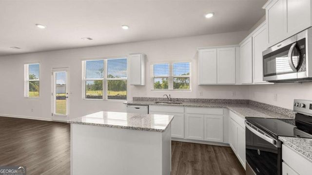 829 Trillium Drive, Locust Grove, GA 30248