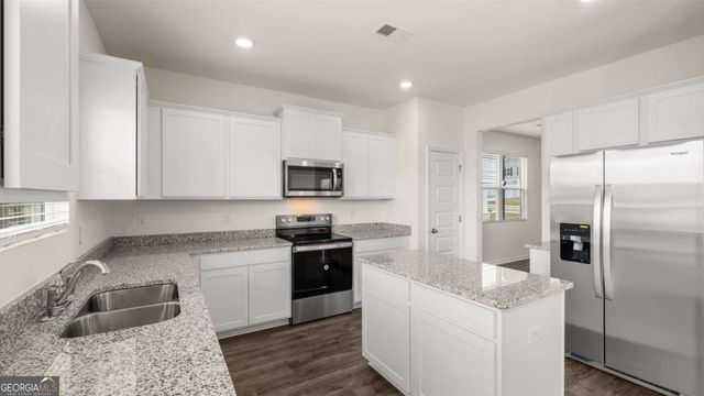 829 Trillium Drive, Locust Grove, GA 30248