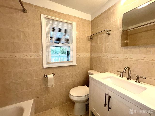90 Harrigan Street, Edison, NJ 08817