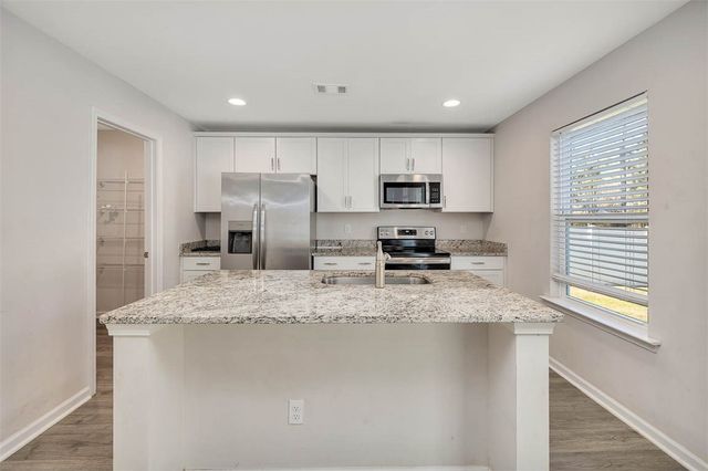 10016 Woodland Cove, Brunswick, GA 31525