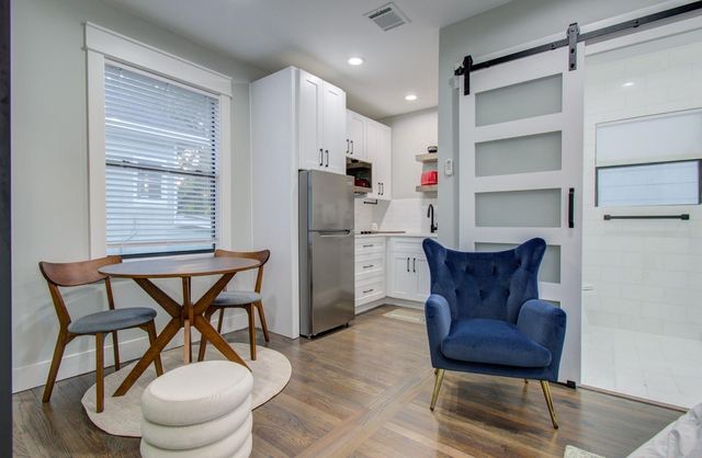 1318 Cleburne Street 2B, Houston, TX 77004