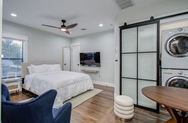 1318 Cleburne Street 2B, Houston, TX 77004