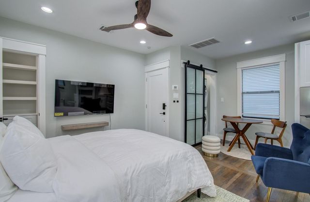 1318 Cleburne Street 2B, Houston, TX 77004