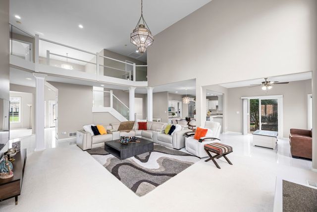 2711 Deering Bay Drive, Naperville, IL 60564