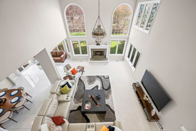 2711 Deering Bay Drive, Naperville, IL 60564