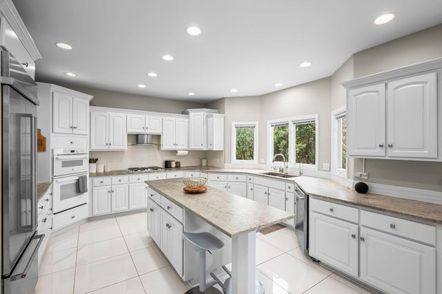 2711 Deering Bay Drive, Naperville, IL 60564