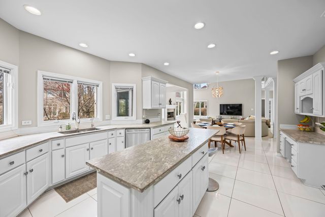 2711 Deering Bay Drive, Naperville, IL 60564