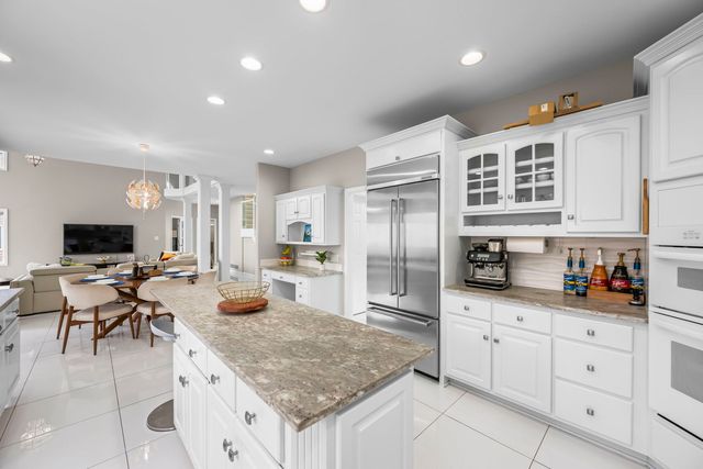 2711 Deering Bay Drive, Naperville, IL 60564