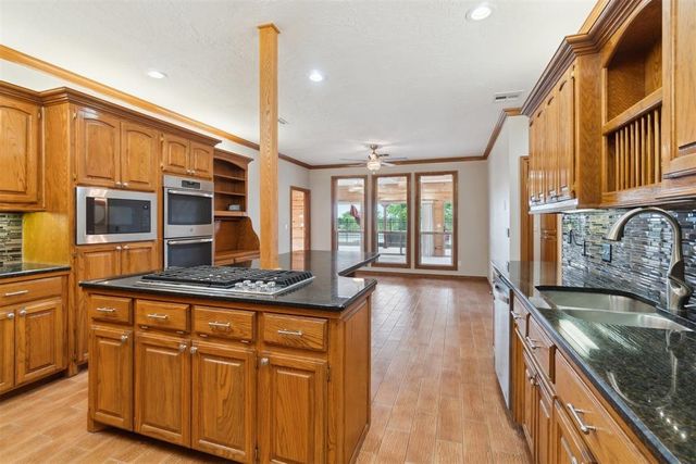 19416 Cardinal Creek Drive, Harrah, OK 73045