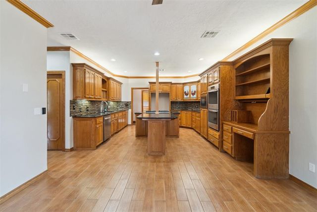 19416 Cardinal Creek Drive, Harrah, OK 73045