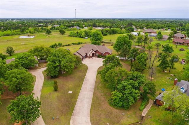 19416 Cardinal Creek Drive, Harrah, OK 73045