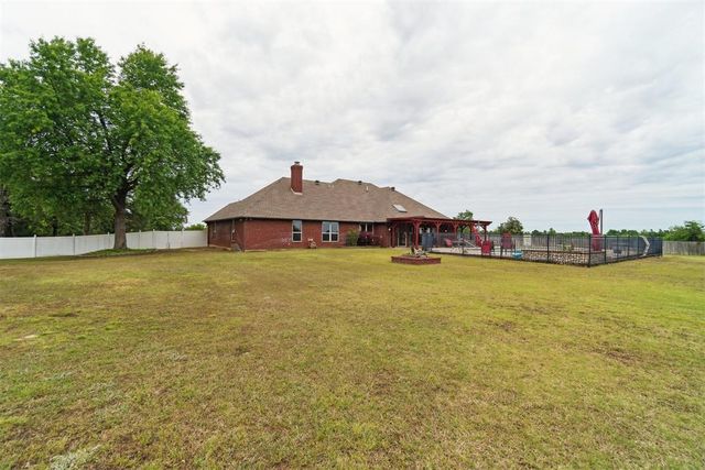 19416 Cardinal Creek Drive, Harrah, OK 73045