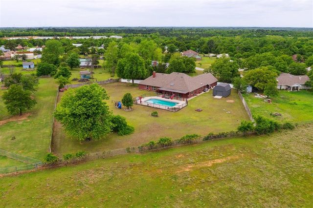 19416 Cardinal Creek Drive, Harrah, OK 73045