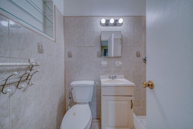 12220 NE Miami Pl, North Miami, FL 33161