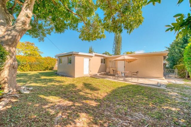 12220 NE Miami Pl, North Miami, FL 33161