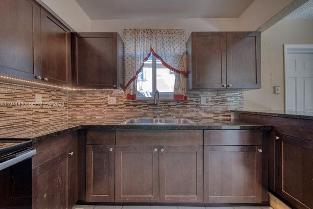 12220 NE Miami Pl, North Miami, FL 33161