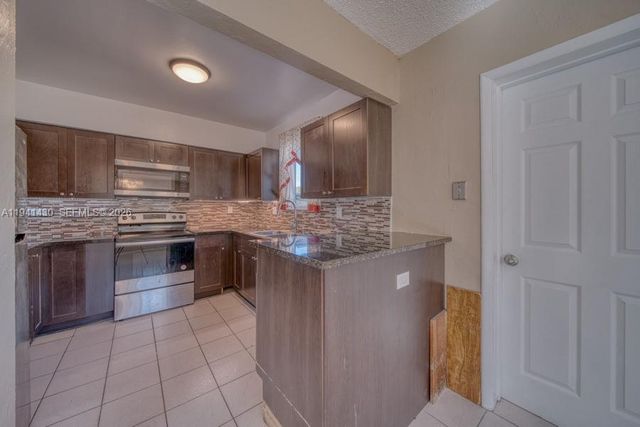 12220 NE Miami Pl, North Miami, FL 33161