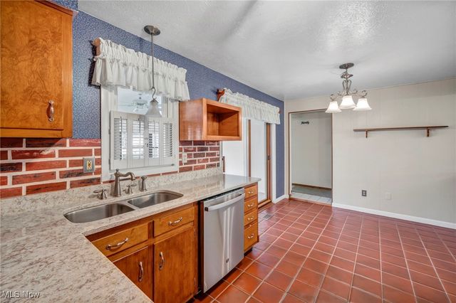 5953 Wedgewood Drive, Mentor On The Lake, OH 44060