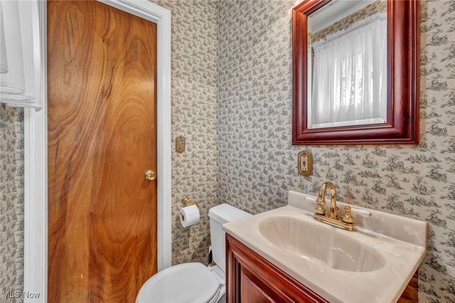 5953 Wedgewood Drive, Mentor On The Lake, OH 44060