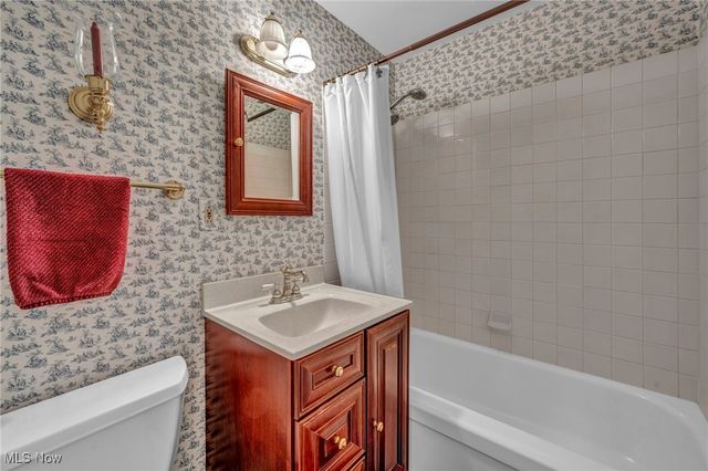 5953 Wedgewood Drive, Mentor On The Lake, OH 44060