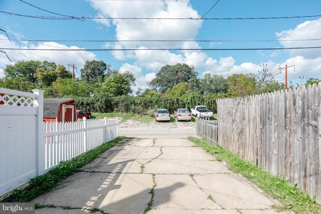 1046 MIDDLESEX RD, Essex, MD 21221