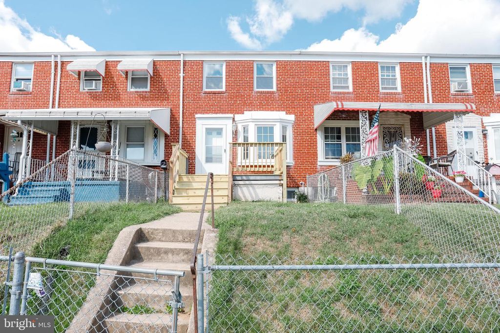 1046 MIDDLESEX RD, Essex, MD 21221