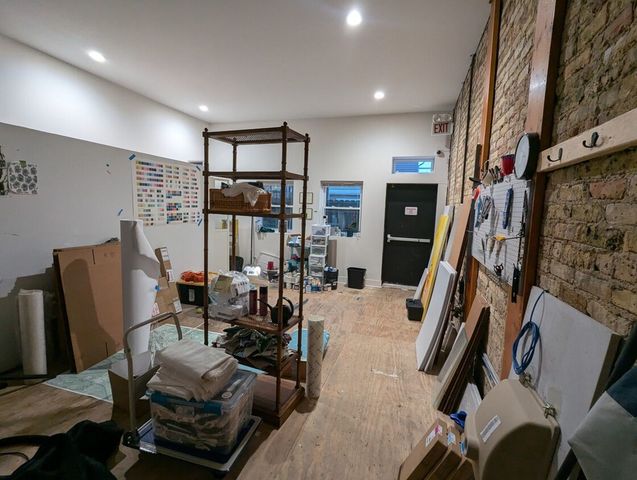 4219 W Lawrence Avenue, Chicago, IL 60630