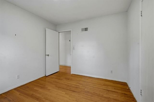 8128 Juniper Drive, Prairie Village, KS 66208