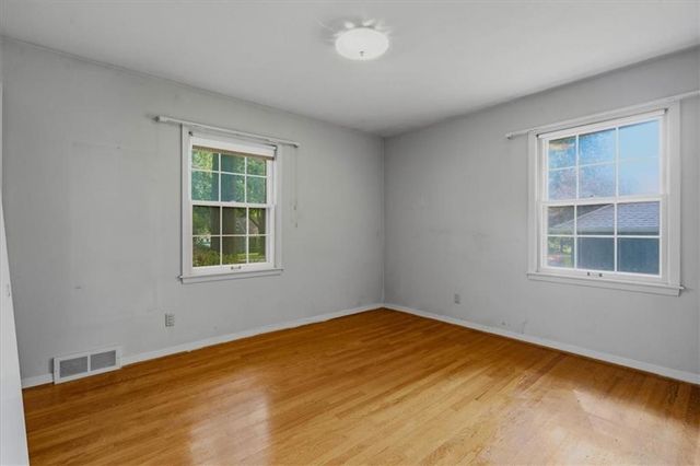 8128 Juniper Drive, Prairie Village, KS 66208