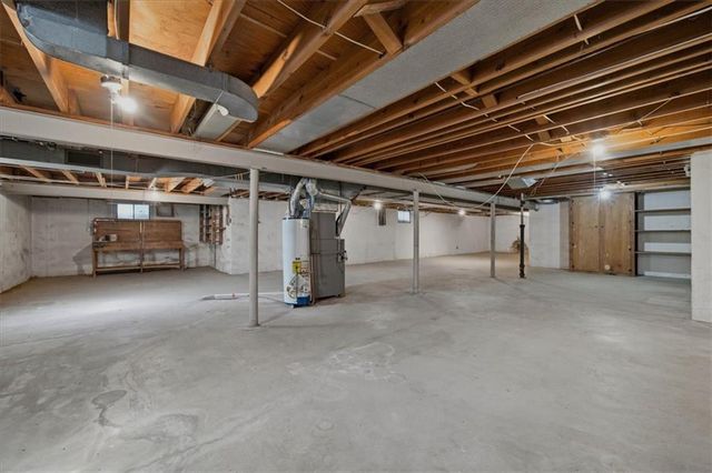 8128 Juniper Drive, Prairie Village, KS 66208