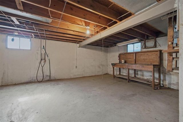 8128 Juniper Drive, Prairie Village, KS 66208