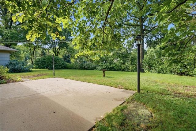 8128 Juniper Drive, Prairie Village, KS 66208